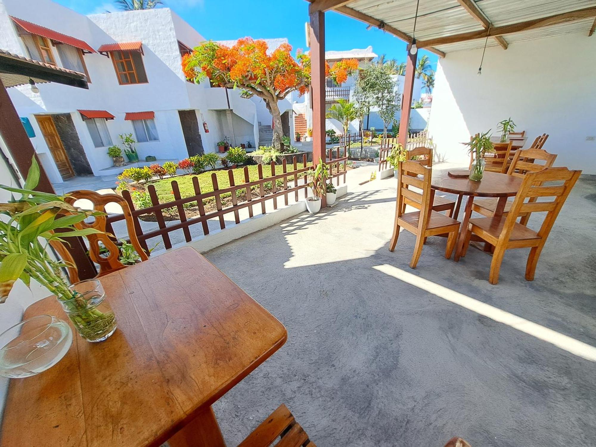 Hostal Tero Real Puerto Villamil Exterior photo